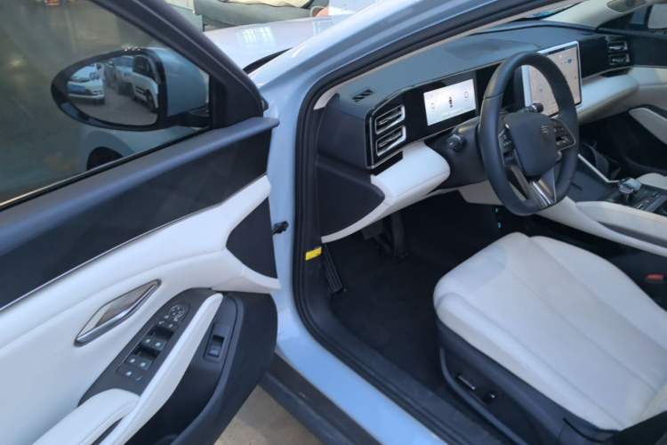 Used BYD Qin L 2024 DM-i 80KM Beyond Model Driver Seat