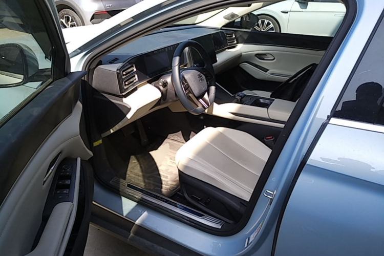 Used BYD Qin L 2024 DM-i 80KM Beyond Model Driver Seat