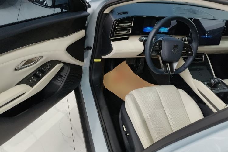 Used BYD Qin L 2024 DM-i 120KM Beyond Model Driver Seat