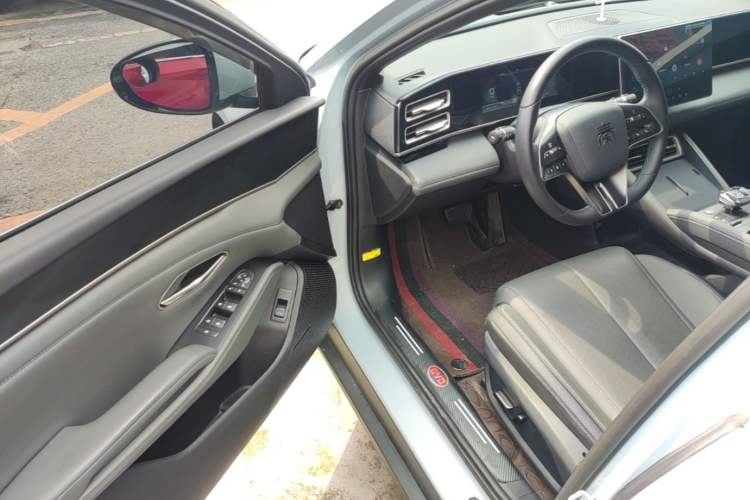 Used BYD Qin L 2024 DM-i 120KM Leading Model Driver Seat
