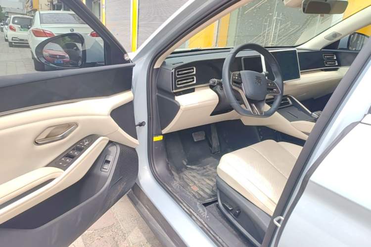 Used BYD Qin L 2024 DM-i 80KM Beyond Model Driver Seat