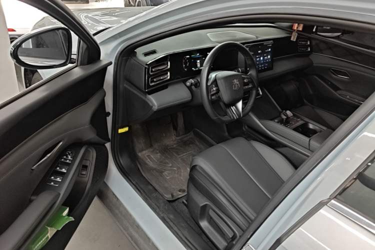 Used BYD Qin L 2024 DM-i 80KM Leading Model Driver Seat