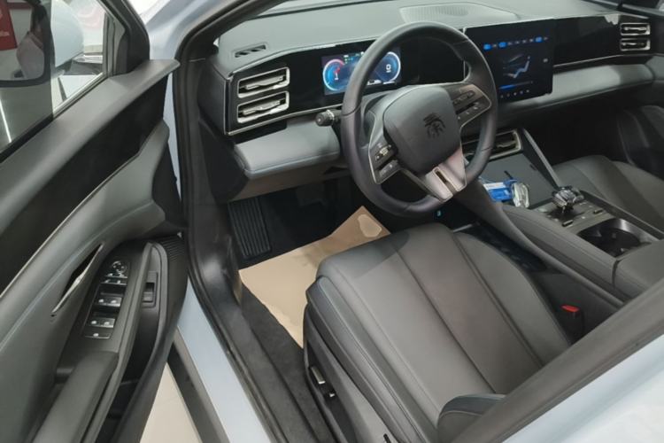Used BYD Qin L 2024 DM-i 80KM Beyond Model Driver Seat