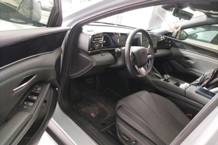 Used BYD Qin L 2024 DM-i 120KM Leading Model Driver Seat