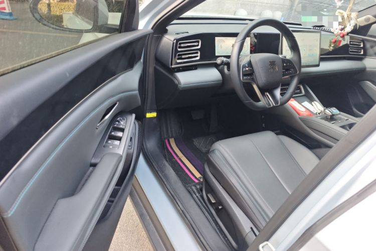 Used BYD Qin L 2024 DM-i 80KM Beyond Model Driver Seat