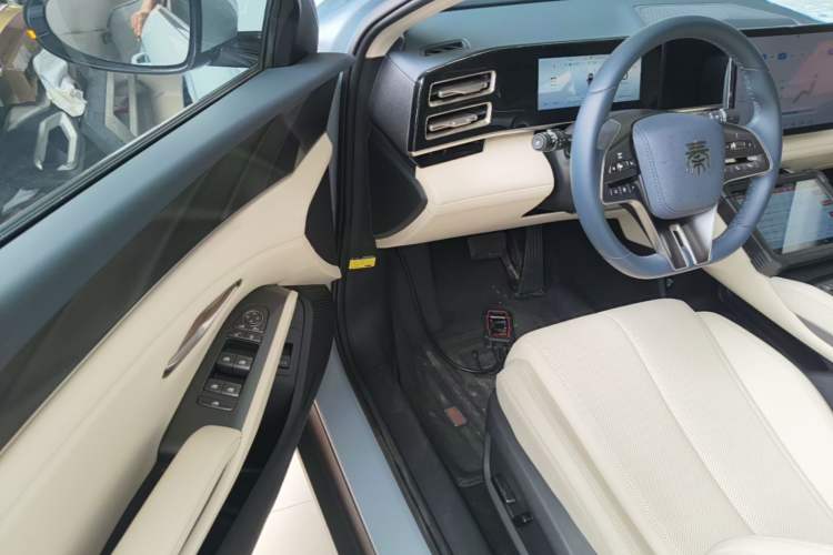 Used BYD Qin L 2024 DM-i 80KM Beyond Model Driver Seat