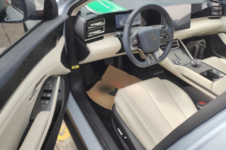 Used BYD Qin L 2024 DM-i 120KM Beyond Model Driver Seat
