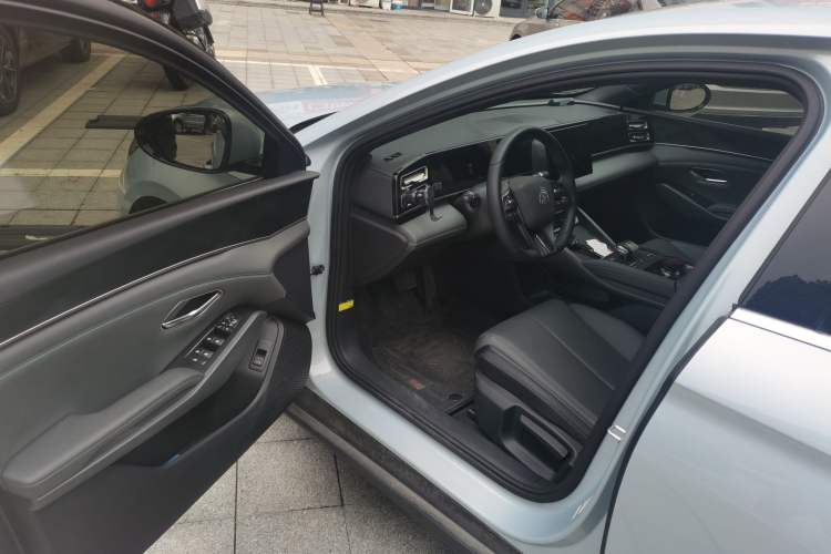 Used BYD Qin L 2024 DM-i 80KM Leading Model Driver Seat