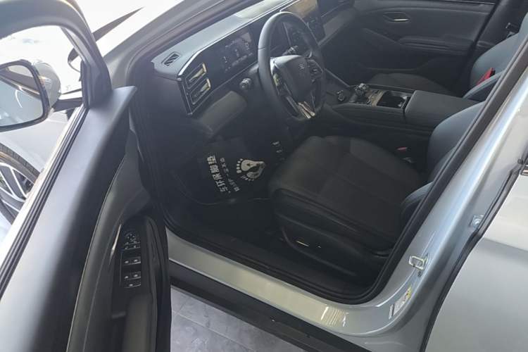 Used BYD Qin L 2024 DM-i 80KM Beyond Model Driver Seat