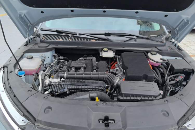 Used BYD Qin L 2024 DM-i 120KM Beyond Model Engine Bay
