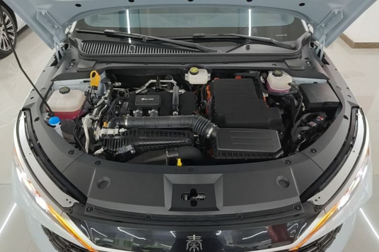 Used BYD Qin L 2024 DM-i 80KM Beyond Model Engine Bay