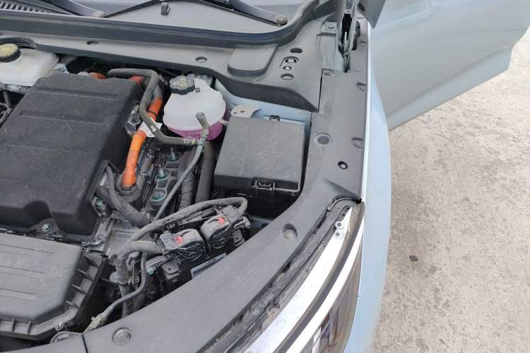Used BYD Qin L 2024 DM-i 120KM Excellence Model Engine Bay Left