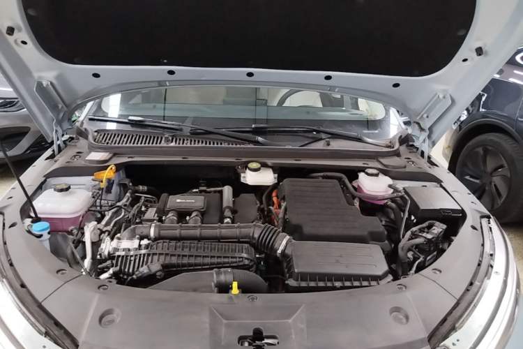Used BYD Qin L 2024 DM-i 80KM Leading Model Engine Bay