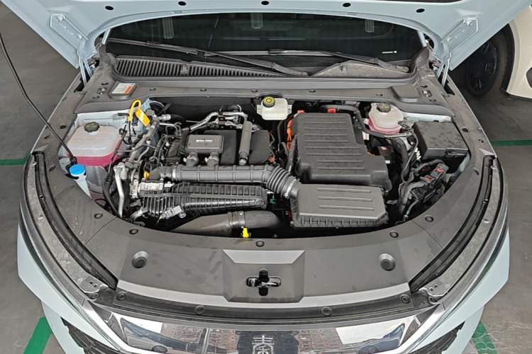Used BYD Qin L 2024 DM-i 80KM Leading Model Engine Bay