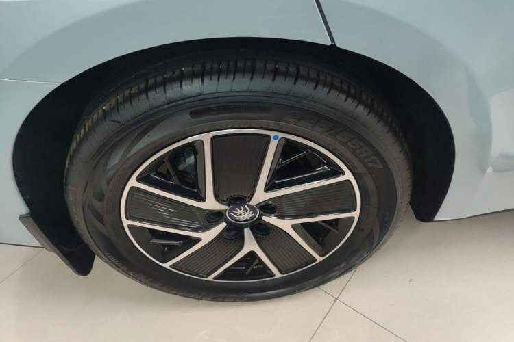 Used BYD Qin L 2024 DM-i 120KM Beyond Model Exterior 5