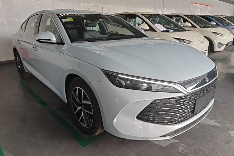 Used BYD Qin L 2024 DM-i 80KM Leading Model Front Right 45 Deg