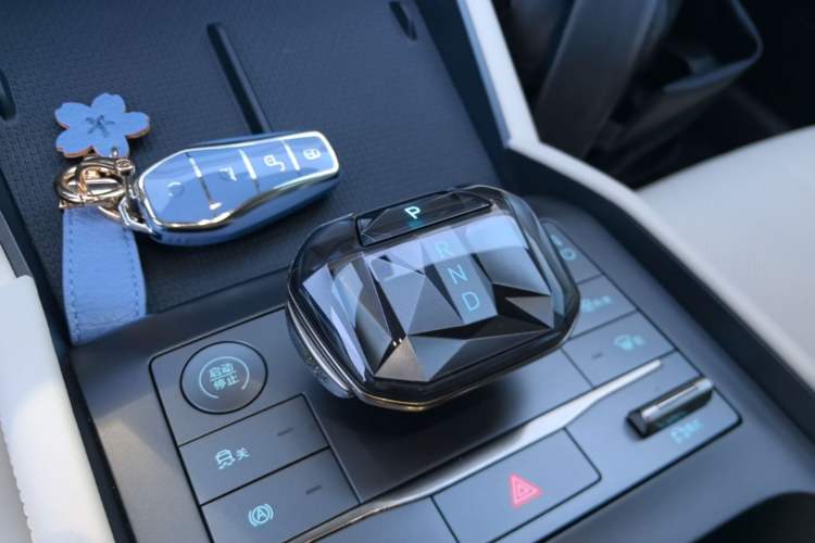 Used BYD Qin L 2024 DM-i 80KM Beyond Model Gear Lever