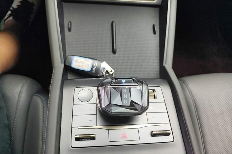 Used BYD Qin L 2024 DM-i 120KM Leading Model Gear Lever
