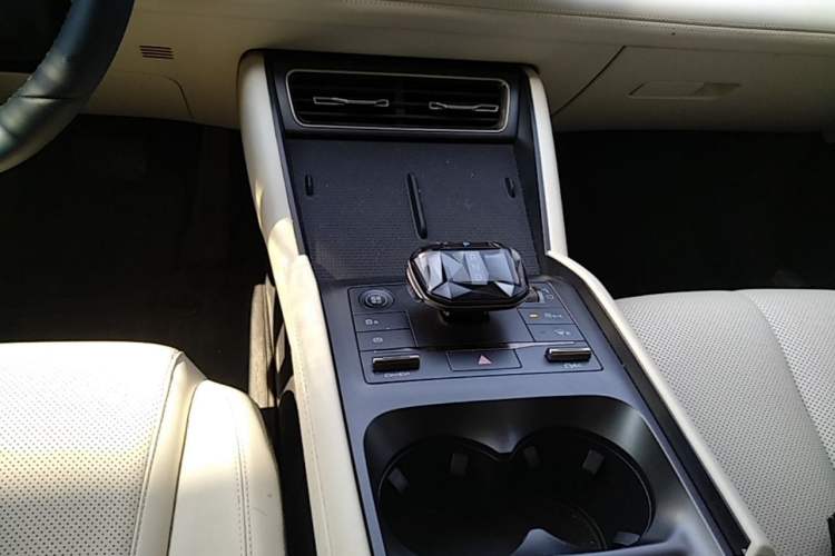 Used BYD Qin L 2024 DM-i 80KM Beyond Model Gear Lever