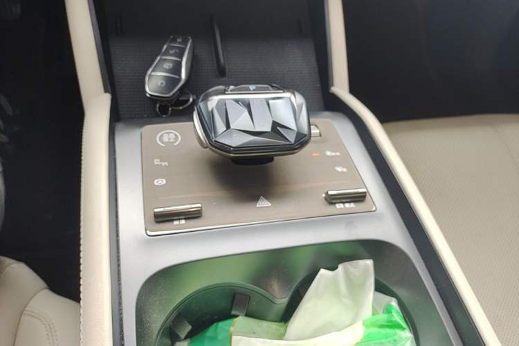 Used BYD Qin L 2024 DM-i 80KM Beyond Model Gear Lever