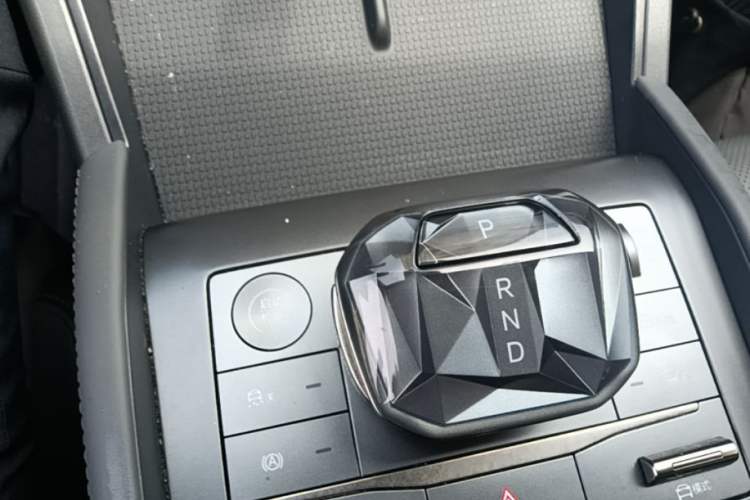 Used BYD Qin L 2024 DM-i 80KM Leading Model Gear Lever
