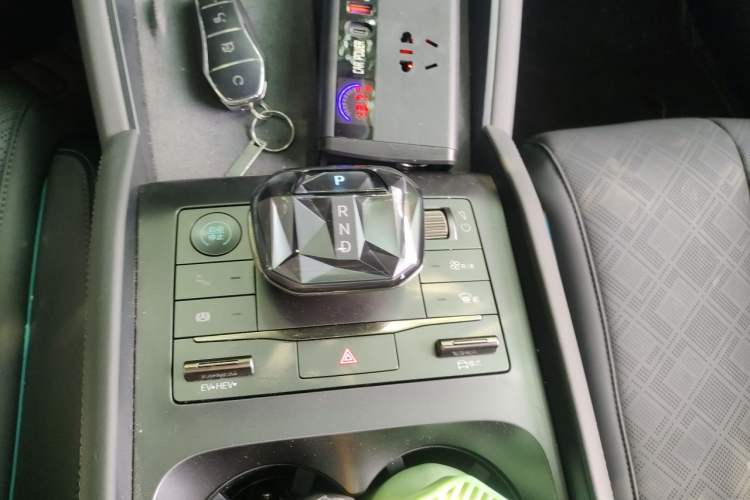 Used BYD Qin L 2024 DM-i 120KM Excellence Model Gear Lever