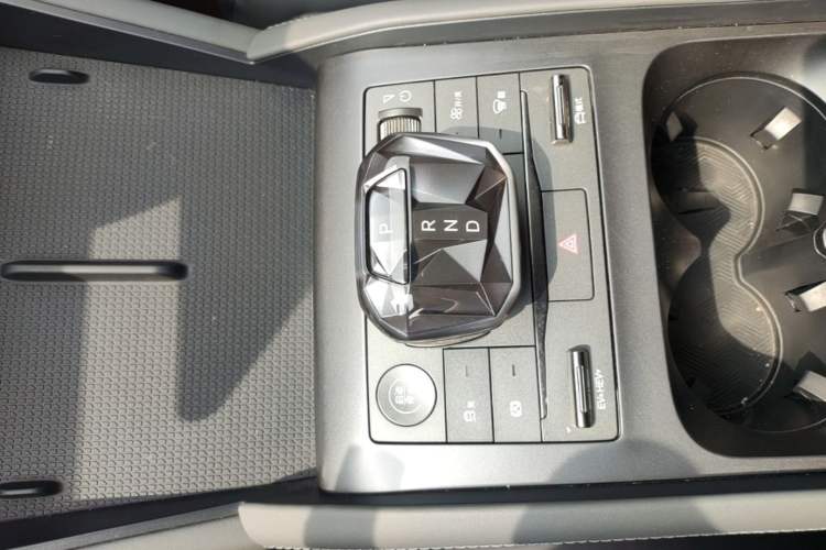 Used BYD Qin L 2024 DM-i 120KM Leading Model Gear Lever