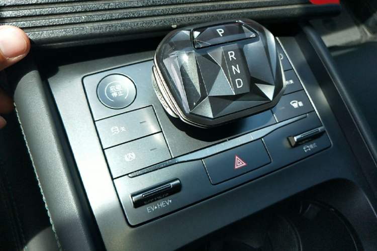 Used BYD Qin L 2024 DM-i 80KM Beyond Model Gear Lever