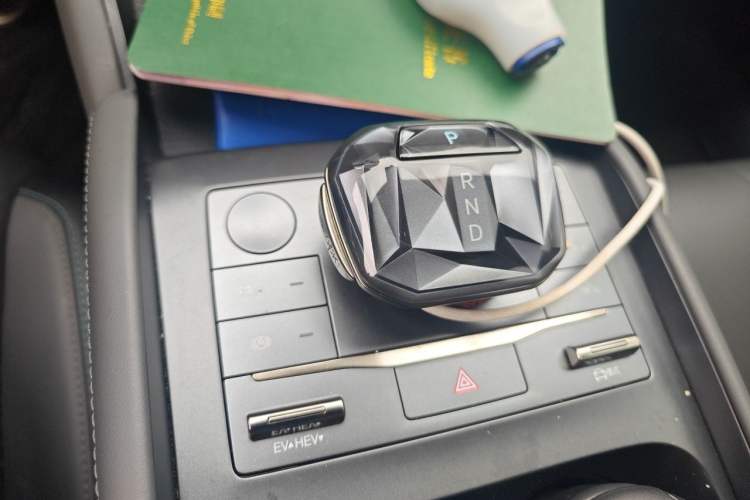 Used BYD Qin L 2024 DM-i 80KM Beyond Model Gear Lever