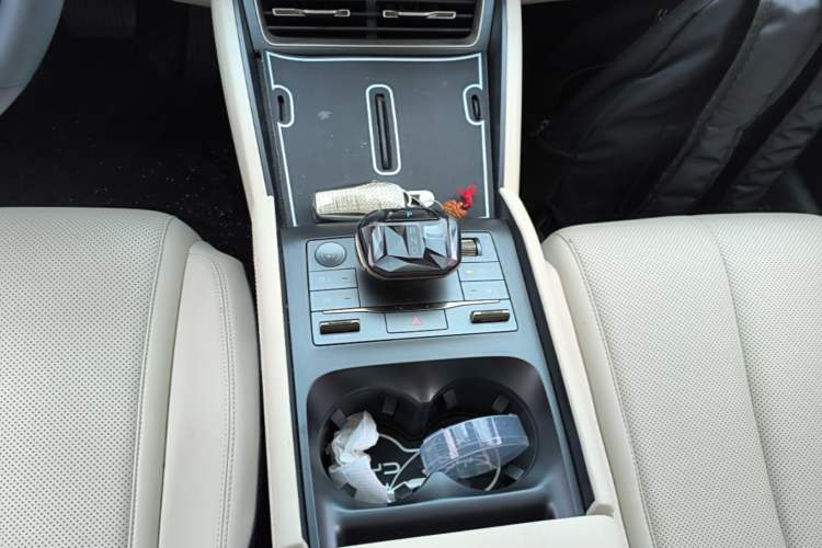 Used BYD Qin L 2024 DM-i 80KM Leading Model Gear Lever