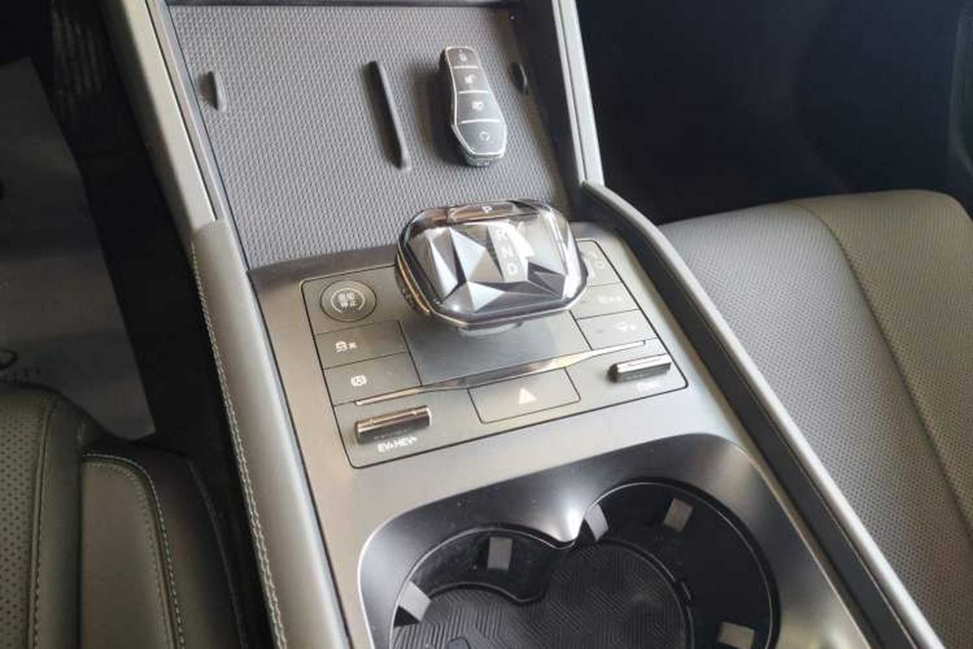 Used BYD Qin L 2024 DM-i 80KM Leading Model Gear Lever