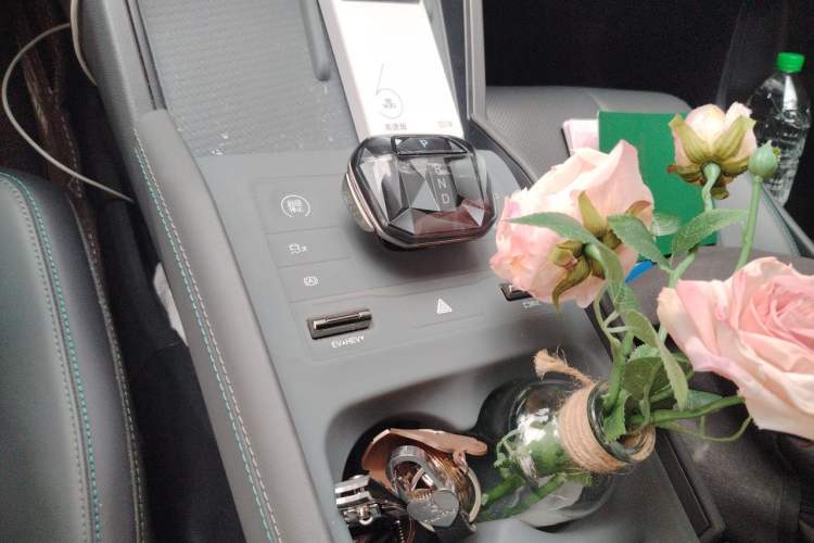 Used BYD Qin L 2024 DM-i 80KM Leading Model Gear Lever
