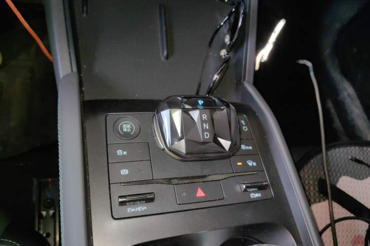 Used BYD Qin L 2024 DM-i 80KM Leading Model Gear Lever