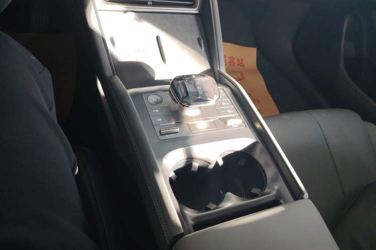 Used BYD Qin L 2024 DM-i 120KM Beyond Model Gear Lever