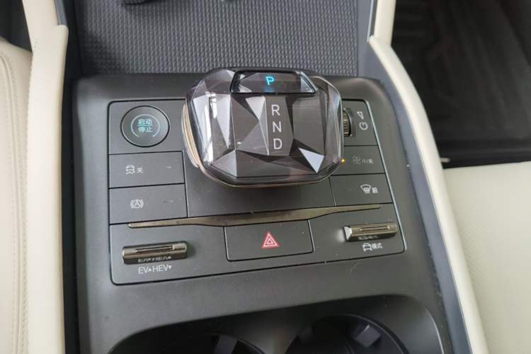 Used BYD Qin L 2024 DM-i 80KM Beyond Model Gear Lever
