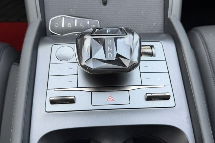 Used BYD Qin L 2024 DM-i 120KM Beyond Model Gear Lever