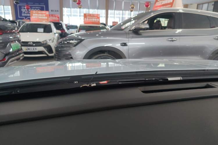 Used BYD Qin L 2024 DM-i 120KM Beyond Model Interior 1