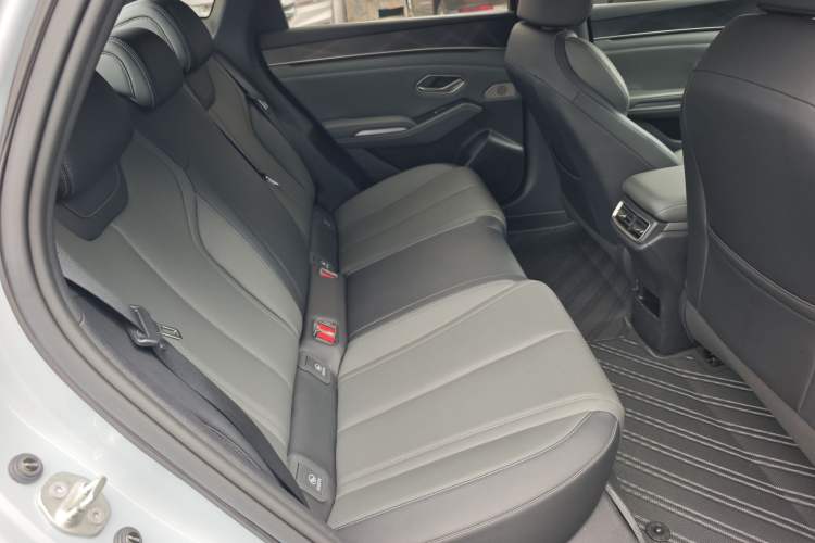 Used BYD Qin L 2024 DM-i 120KM Leading Model Interior 3
