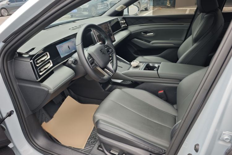Used BYD Qin L 2024 DM-i 120KM Leading Model Interior 4