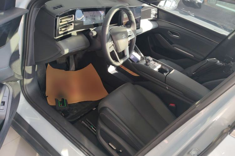 Used BYD Qin L 2024 DM-i 120KM Beyond Model Left Front Seat
