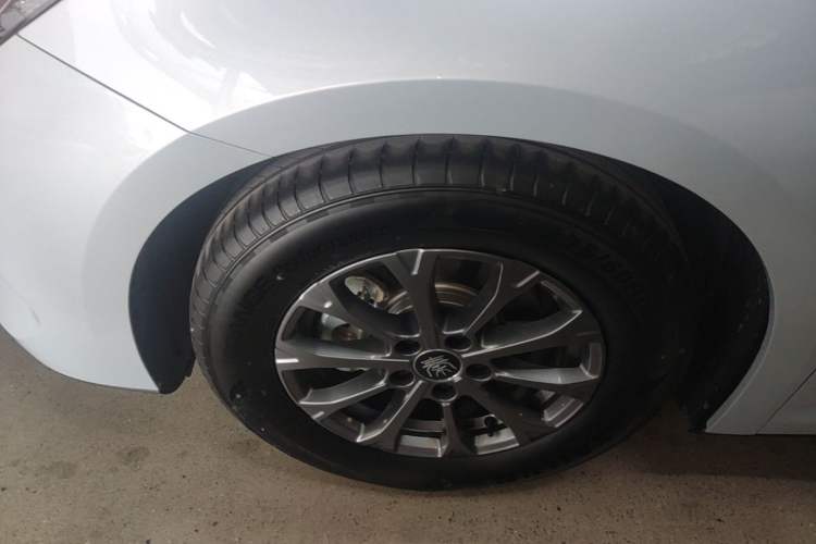 Used BYD Qin L 2024 DM-i 80KM Leading Model Left Front Wheel Hub