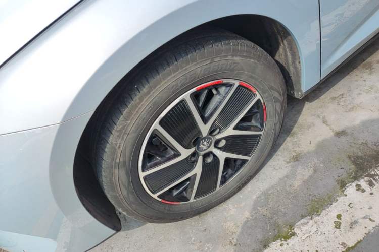 Used BYD Qin L 2024 DM-i 120KM Leading Model Left Front Wheel Hub