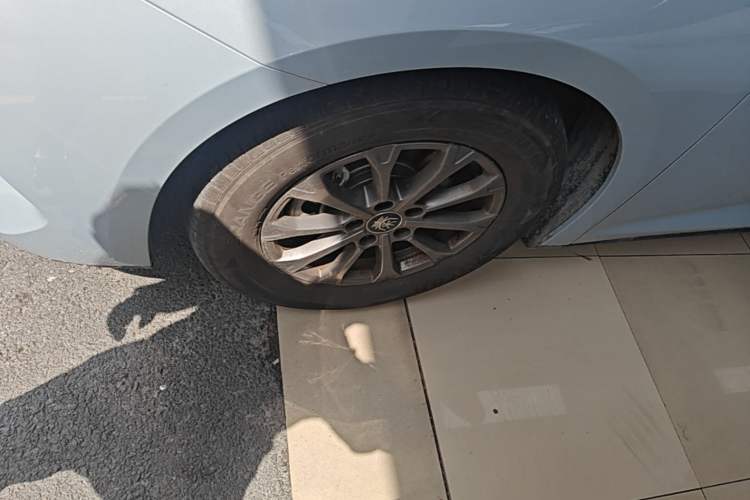 Used BYD Qin L 2024 DM-i 80KM Leading Model Left Front Wheel Hub