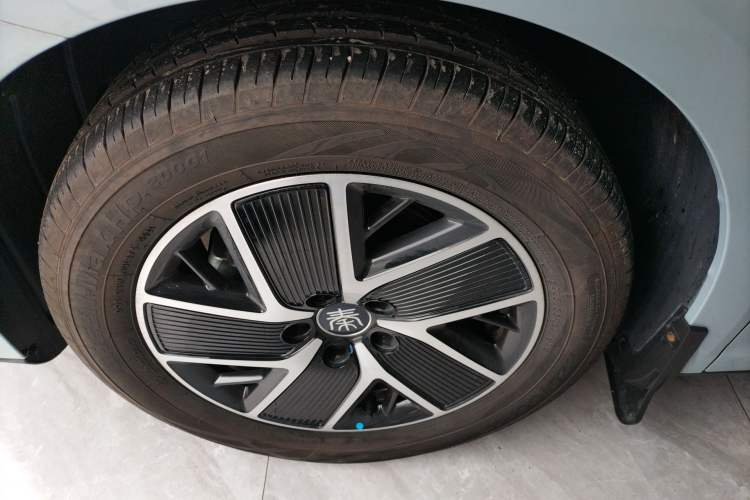 Used BYD Qin L 2024 DM-i 120KM Leading Model Left Front Wheel Hub