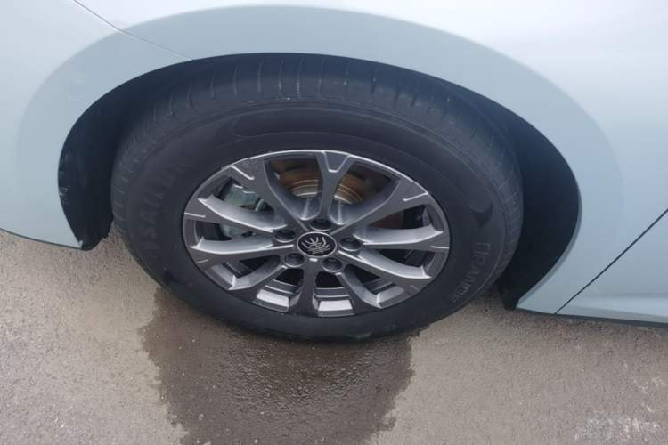 Used BYD Qin L 2024 DM-i 80KM Leading Model Left Front Wheel Hub