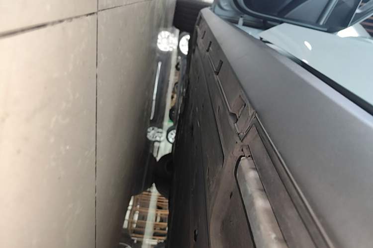 Used BYD Qin L 2024 DM-i 120KM Leading Model Left Side Sill