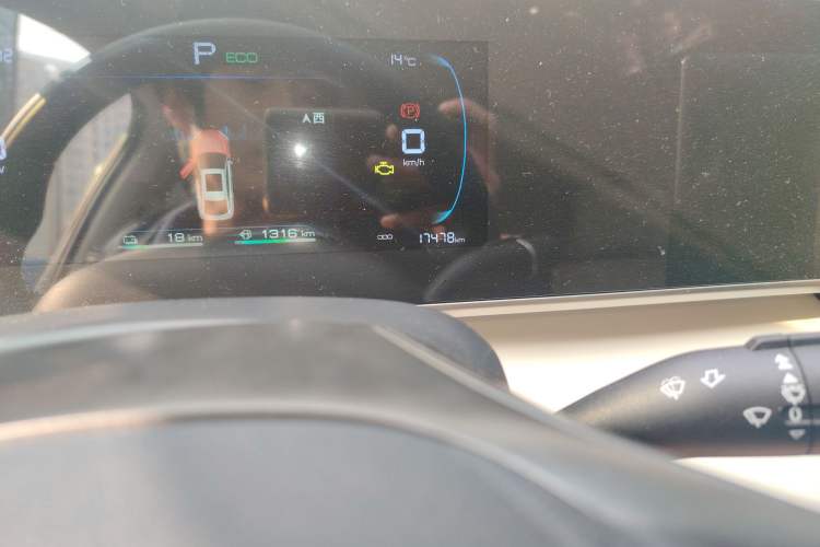 Used BYD Qin L 2024 DM-i 80KM Leading Model Odometer Close Up
