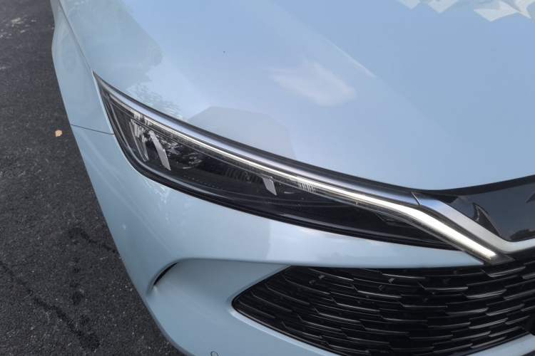 Used BYD Qin L 2024 DM-i 80KM Beyond Model Right Front Headlight