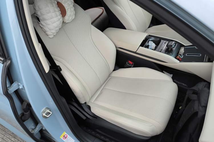 Used BYD Qin L 2024 DM-i 80KM Leading Model Right Front Seat