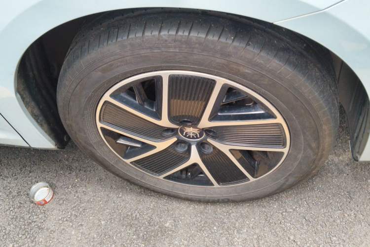 Used BYD Qin L 2024 DM-i 120KM Leading Model Right Front Wheel Hub